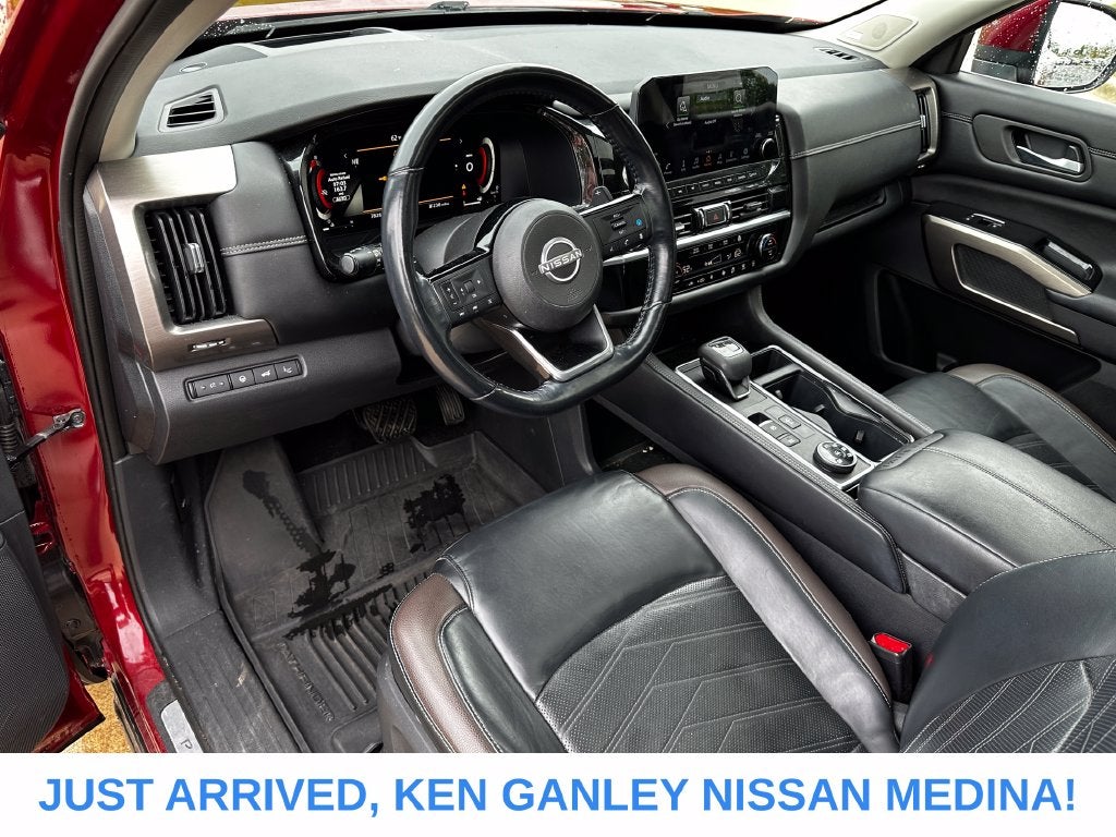 2022 Nissan Pathfinder Platinum