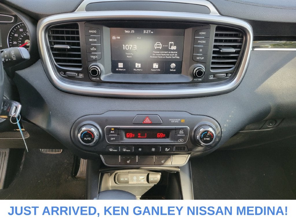 2019 Kia Sorento S