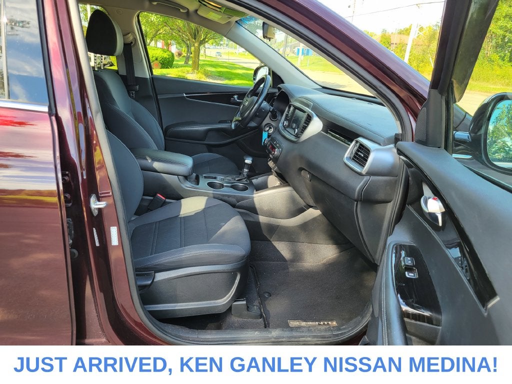 2019 Kia Sorento S