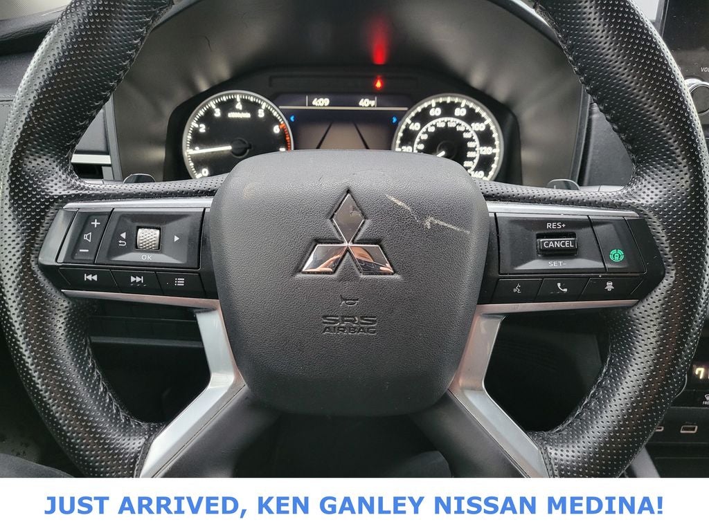 2024 Mitsubishi Outlander SE