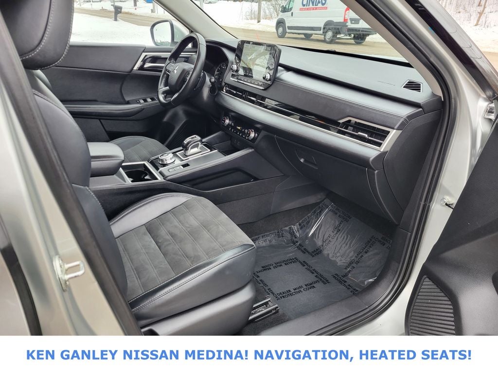 2024 Mitsubishi Outlander SE