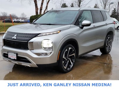 2024 Mitsubishi Outlander SE