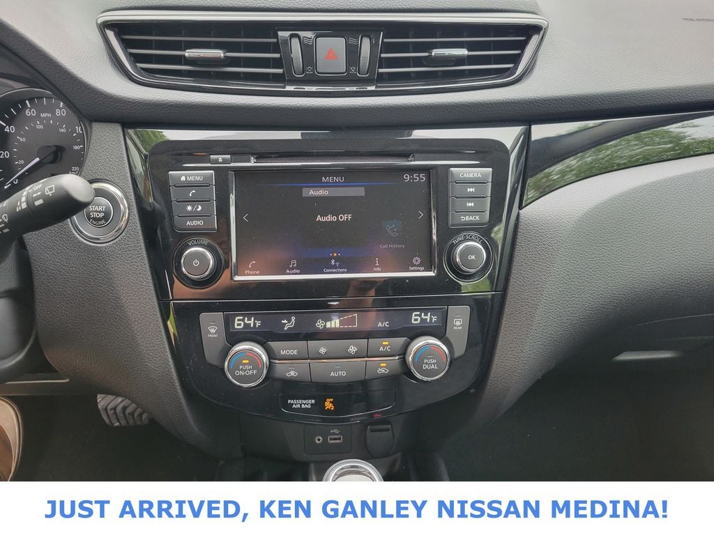 2022 Nissan Rogue Sport SV