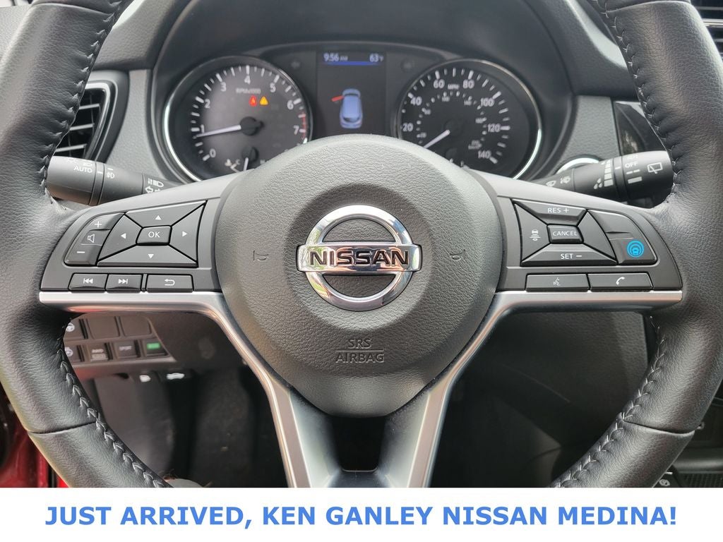 2022 Nissan Rogue Sport SV
