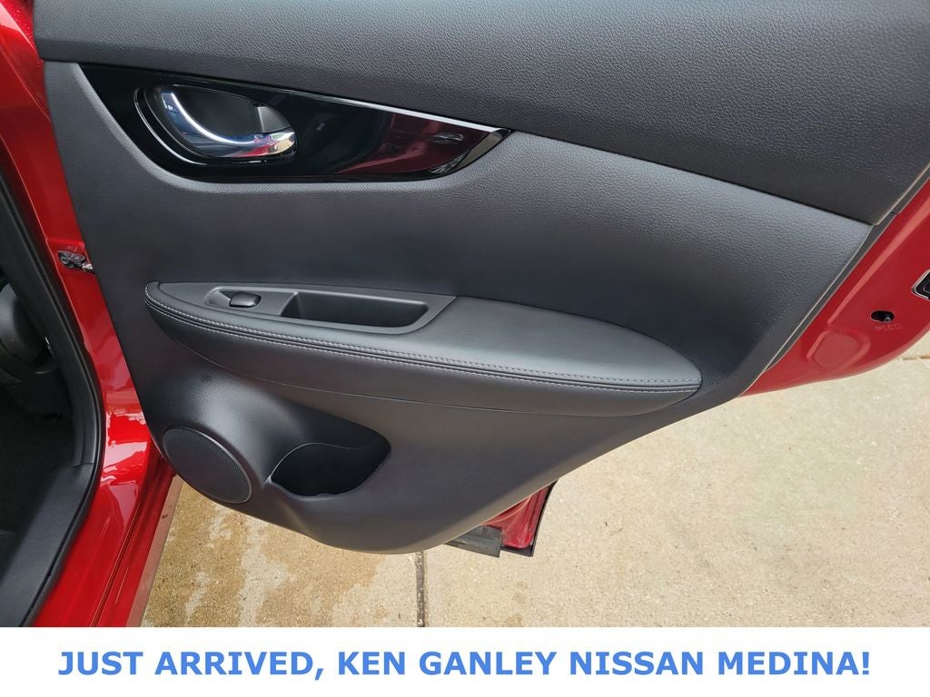 2022 Nissan Rogue Sport SV