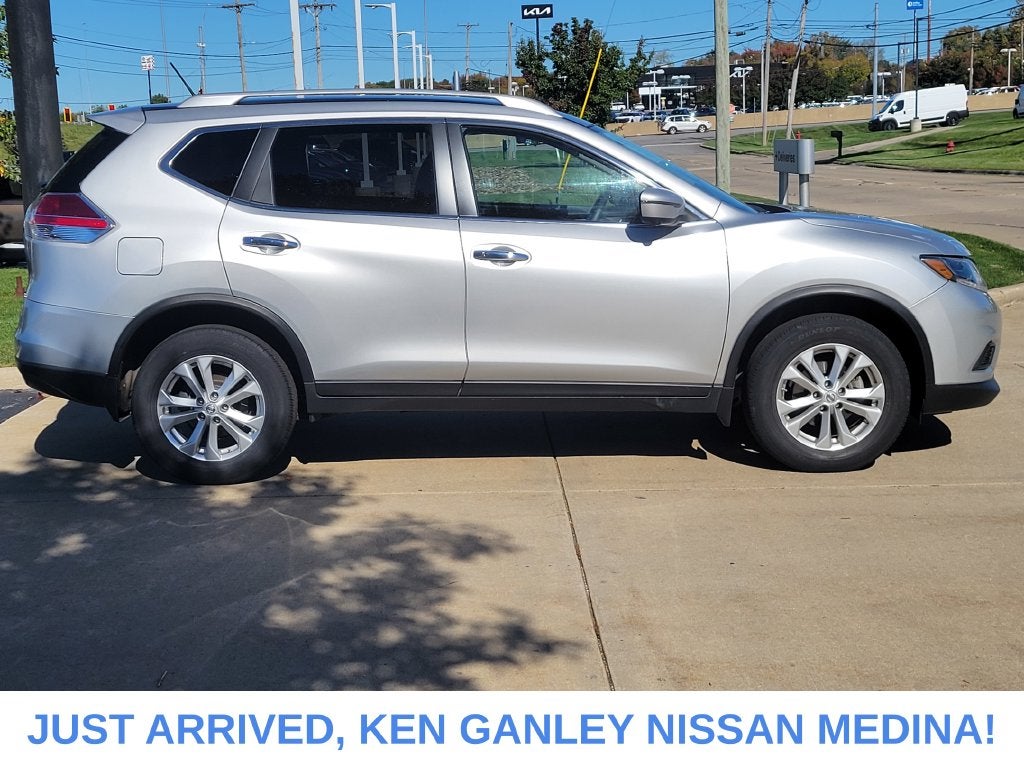 2016 Nissan Rogue SV