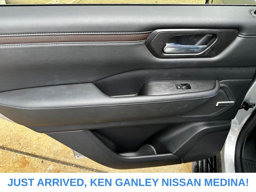 2025 Nissan Armada SL