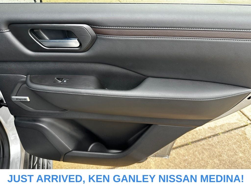 2025 Nissan Armada SL