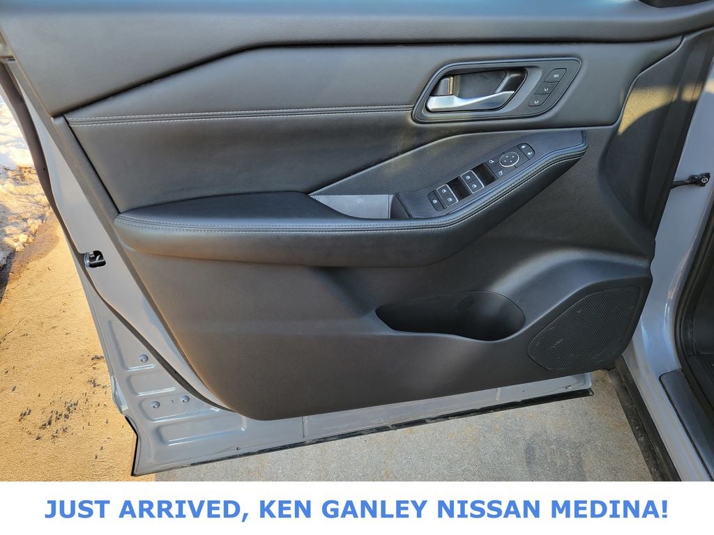 2024 Nissan Rogue SL