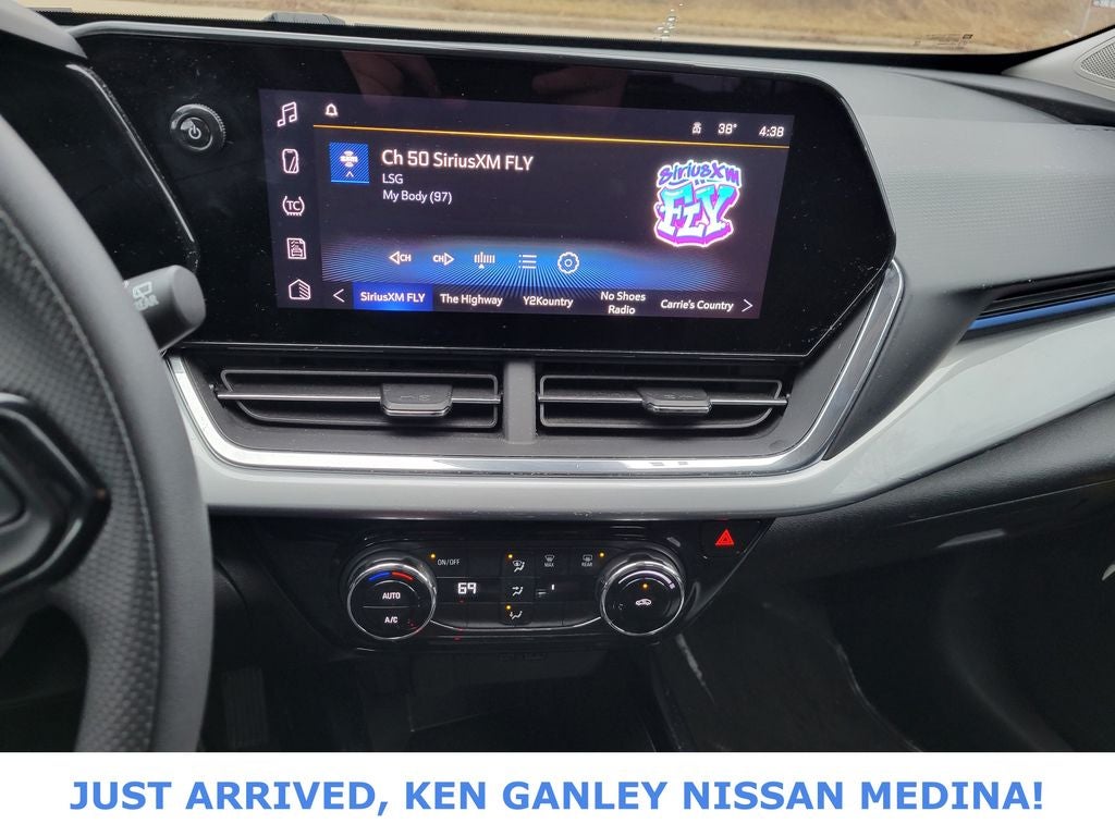 2025 Chevrolet Trax LT