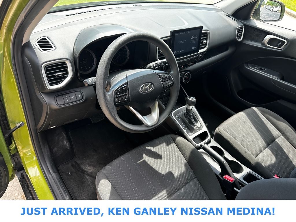 2022 Hyundai Venue SE