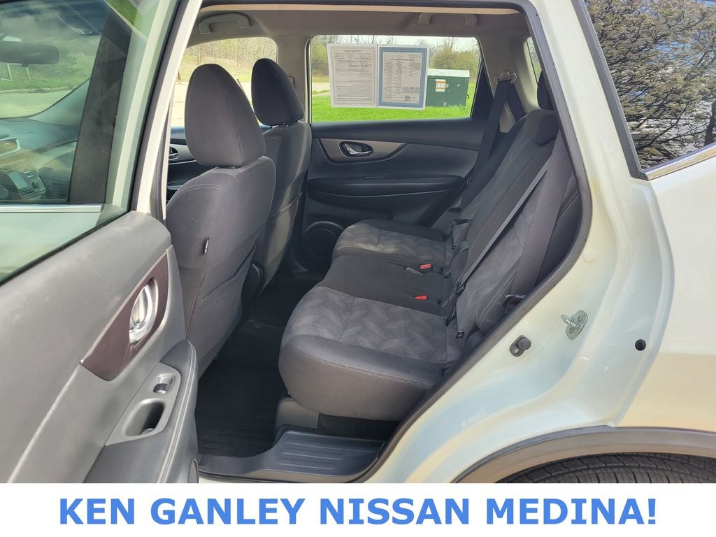 2016 Nissan Rogue SV