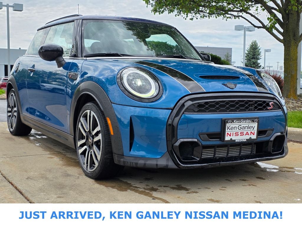 2023 MINI Cooper Cooper S 3 Door's photo