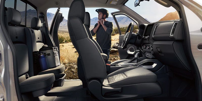 The rows of seats in the 2024 Nissan Frontier in Medina, OH