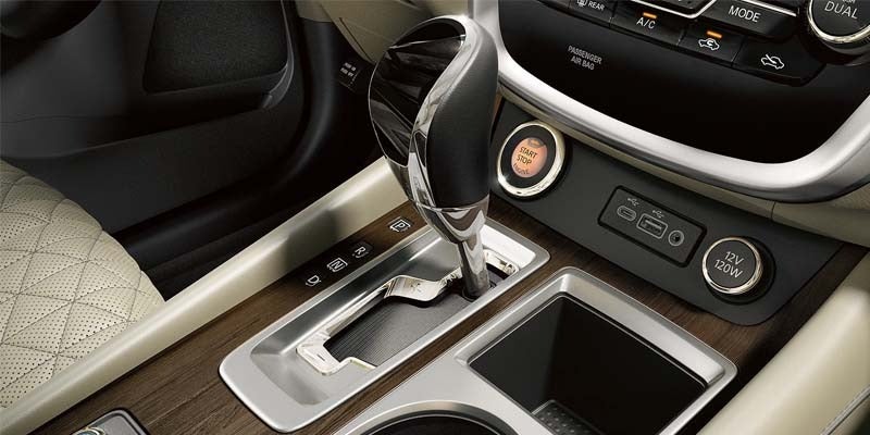 The gearshift in the 2024 Nissan Murano in Medina, OH
