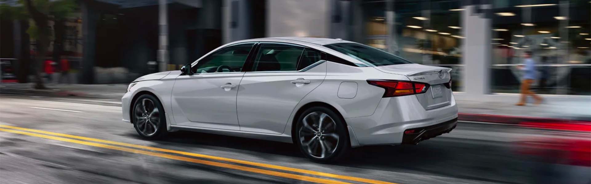 The infotainment system of the 2025 Nissan Altima in Medina, OH